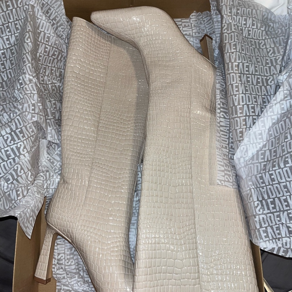 Steve Madden boots. Size 10